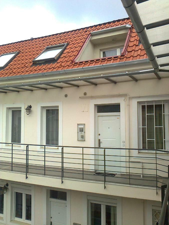 Szondi Duplex Apartment