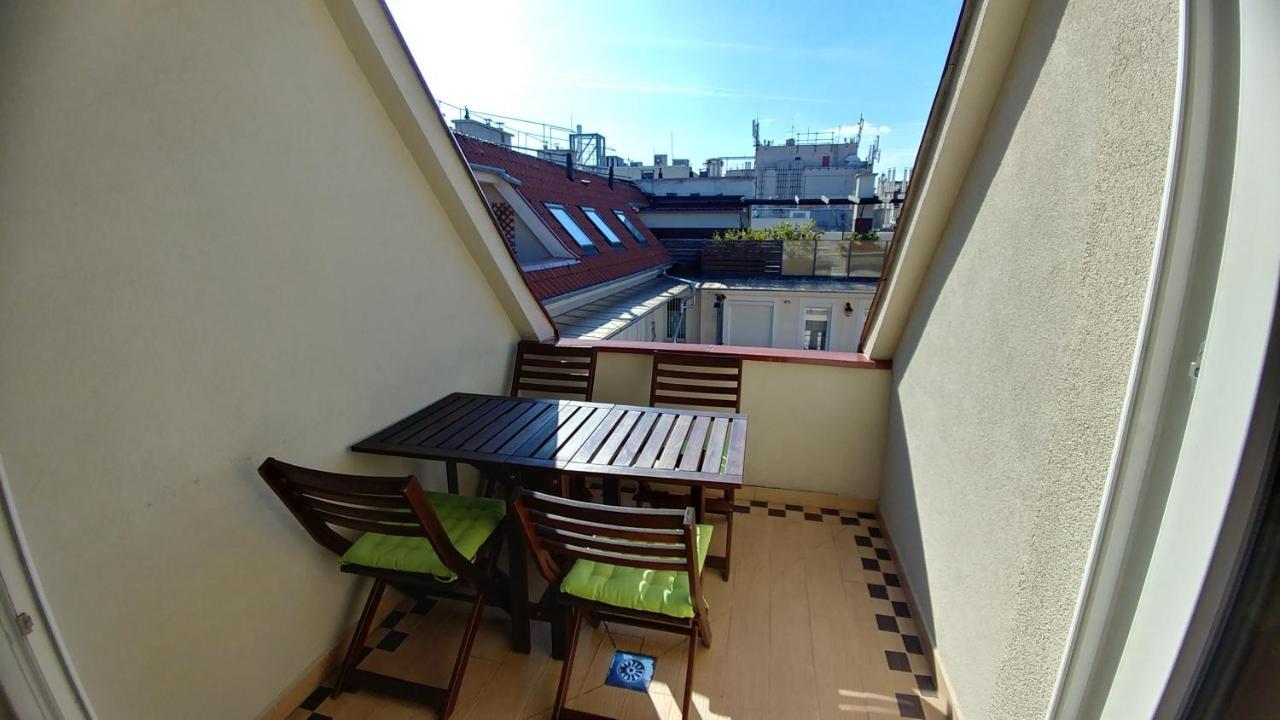 Szondi Duplex Apartment *